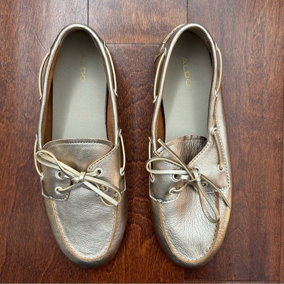 Aldo Women’s Preppy “Sail” Metallic Gold Leather Boat Loafer Slip-Ons, Size 10 - Picture 3 of 14